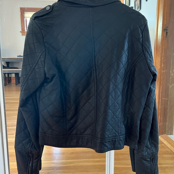 Woman’s Leather Jacket - Picture 3 of 5